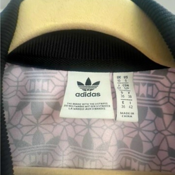 Adidas purple/ black/white zip up running jacket small - Picture 4 of 4